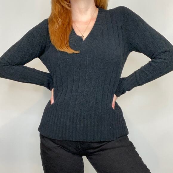 Northcrest Size Small Black V Neck Semi Fleece Textured Fitted Sweater - Picture 7 of 11